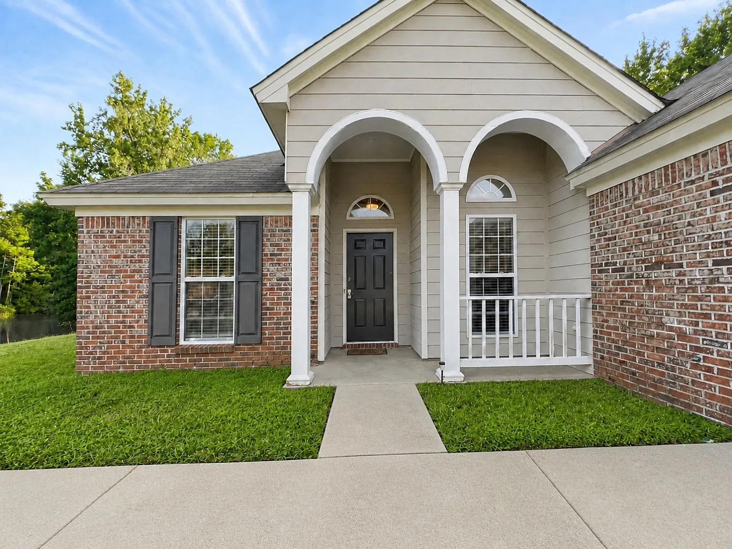8032 Copperfield Dr — Photo 2