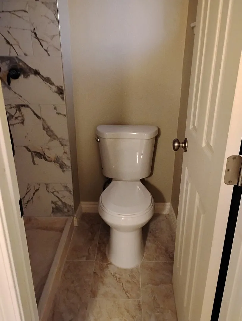 Spacious 5BR House in Lancaster — Photo 3