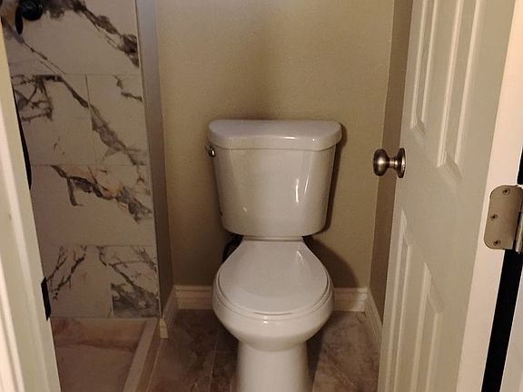 3rd image of 44755 Jefferson Ct