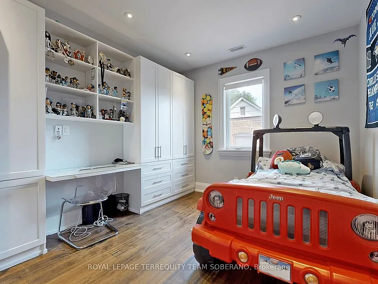 17 Southgate Ave — Photo 31
