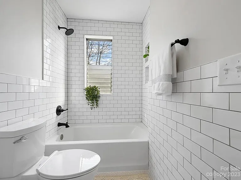 1016 Patton St — Photo 10