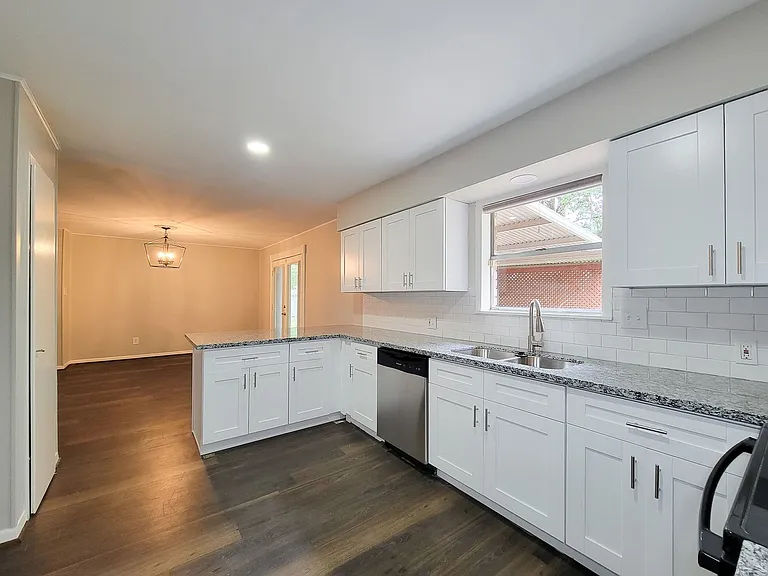 1803 Cypress Dr — Photo 15