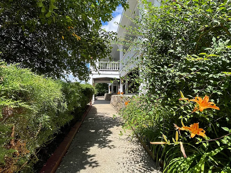 135 Main Street — Photo 3