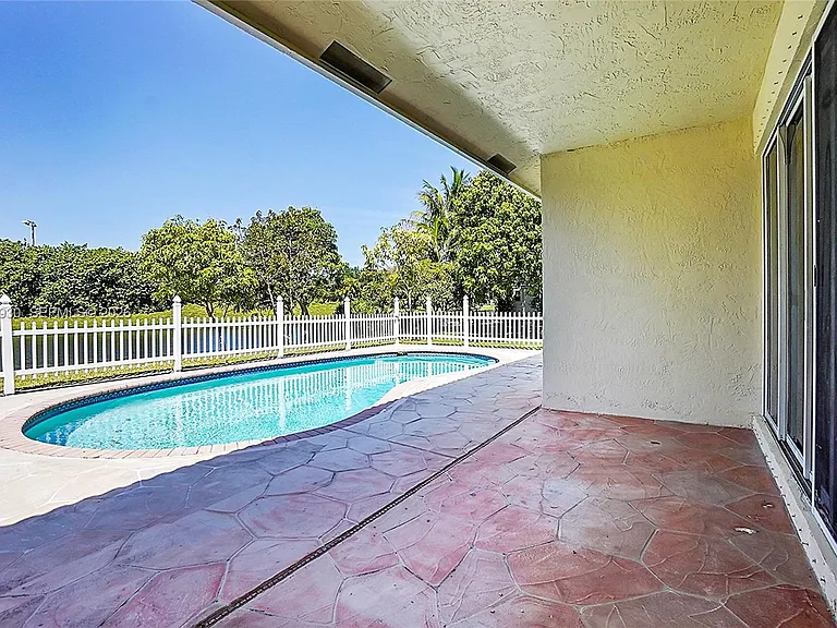 1574 NW 103rd Ter — Photo 55