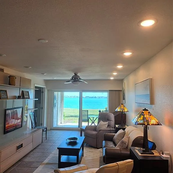 6295 Bahia Del Mar Cir #111 — Photo 5