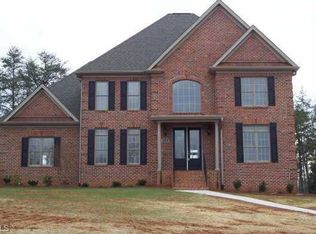 8876 Center Grove Pl, Clemmons, NC 27012