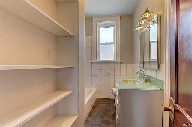 5779 Pershing Ave — Photo 23