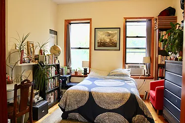 Rented by R New York