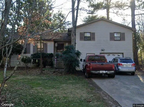 3815 Willowbrook Dr, Douglasville, GA 30135