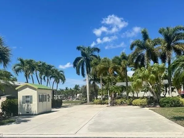 1386 Silver Lakes BLVD, NAPLES, FL 34114