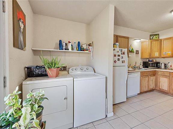 5th image of 1209-1211 Georgia St