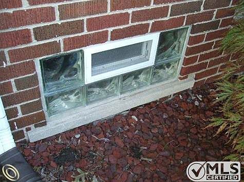 GLASS BLOCK WINDOWS