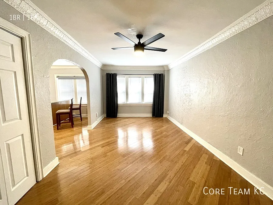 Updated 1 Bedroom at Robert Louis Stevenson — Photo 3