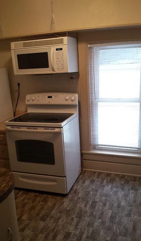 2 bed, 900 sqft, $1,095 — Photo 3