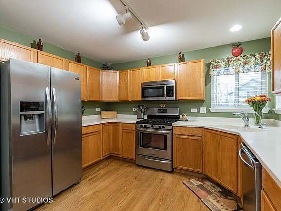 5th image of 17246 Scott Ct