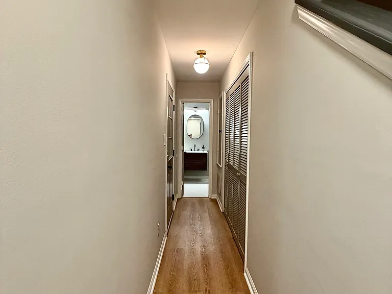 312 W 10th St #312 — Photo 22