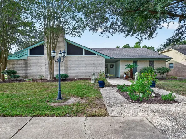 16403 Glenshannon Dr, Houston, TX 77059