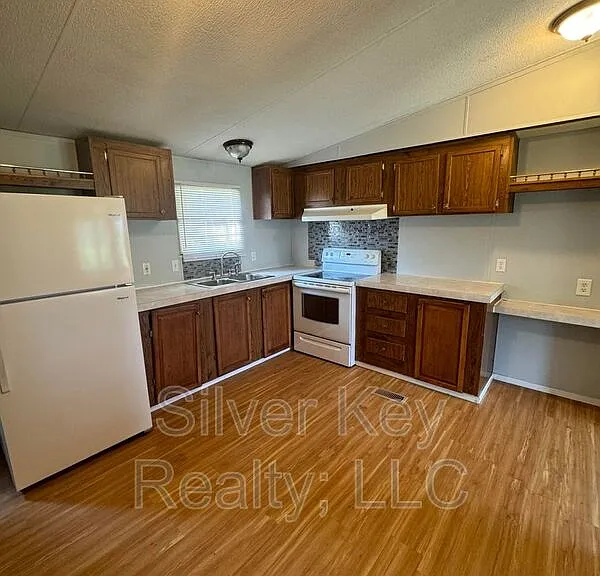 115 Barnett St — Photo 10