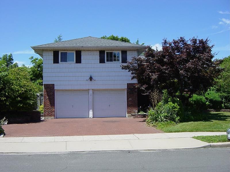 1st image of 33 Glenn Dr