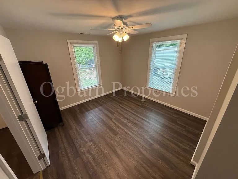 4008 Leo St — Photo 7