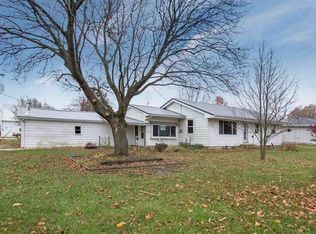 406 Piatt St, Clarence, IA 52216