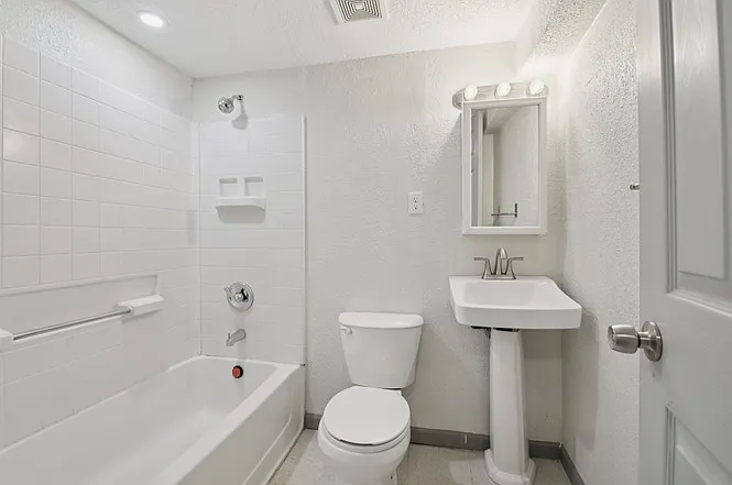 4161 Milwaukee St — Photo 24