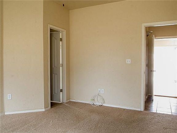 5th image of 6978 Texas Oak Dr