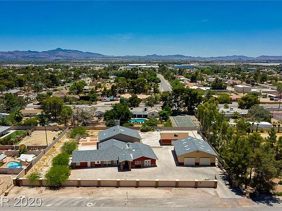 3rd image of 2547 E Hacienda Ave