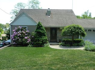 112 Legion Dr, Valhalla, NY 10595