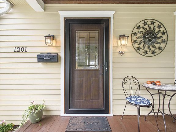 3rd image of 1201 E Bronson St