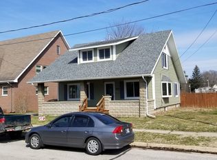 110 W 3rd St, Buchanan, MI 49107