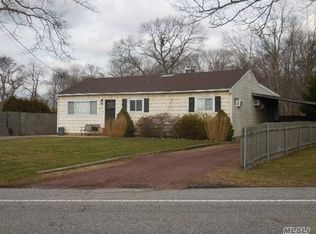 2015 Orinoco Dr, West Islip, NY