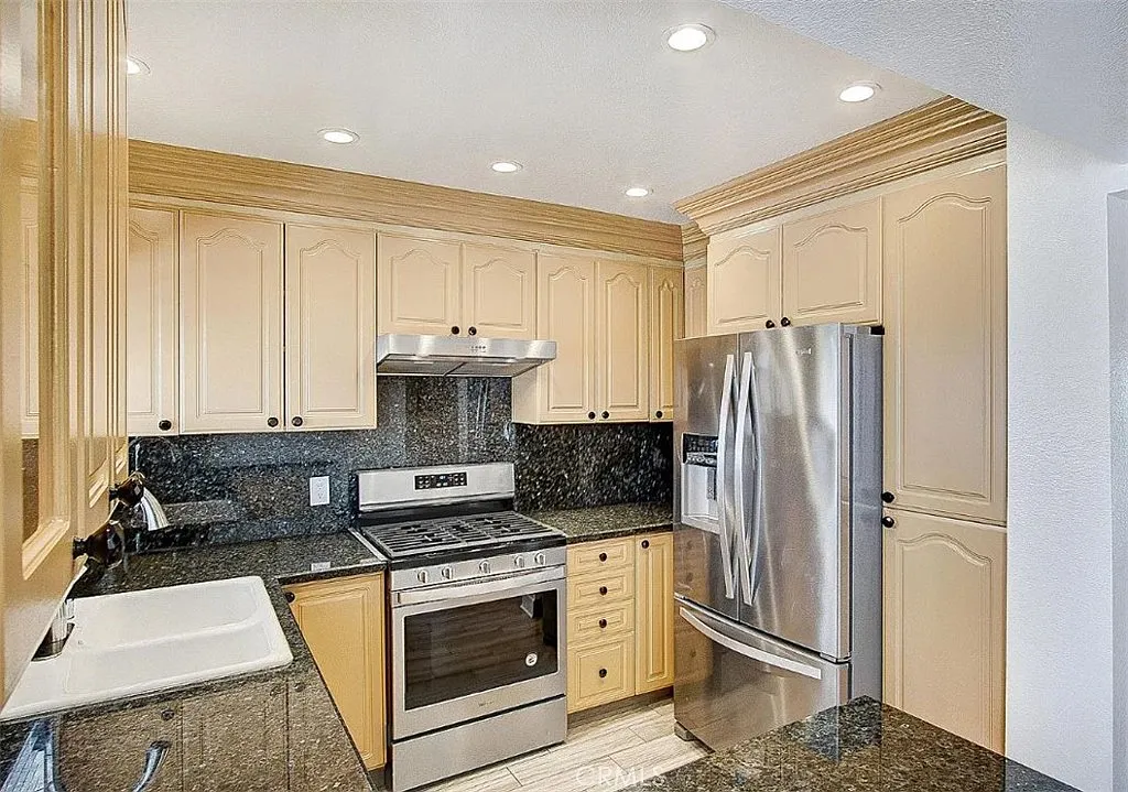 2 bed, 2.5 bath, 1250 sqft, $2,950 — Photo 3