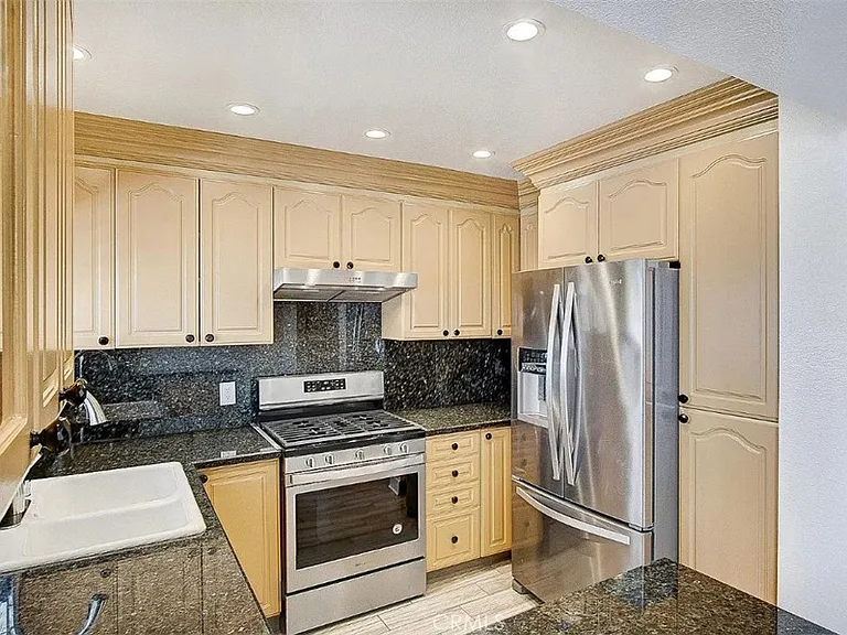 9144 Burnet Ave #32 — Photo 3