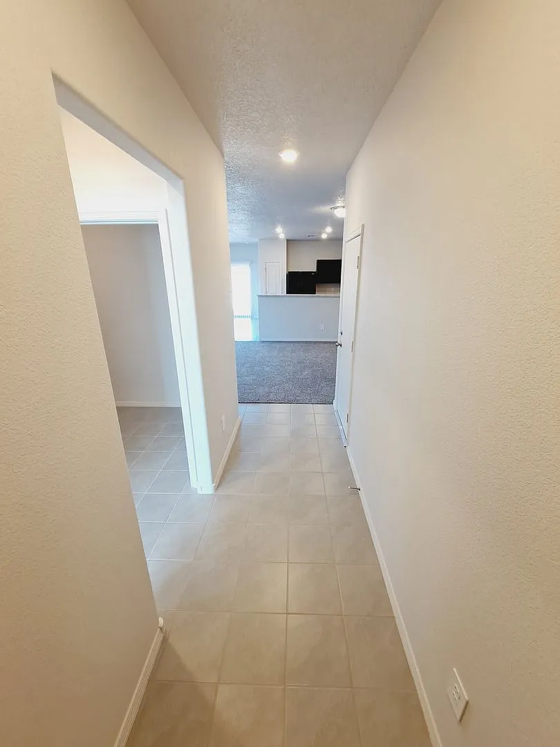 4-Bedroom 2- Bath Energy Efficient Home! — Photo 3