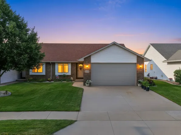 420 Elm Dr, Little Chute, WI 54140