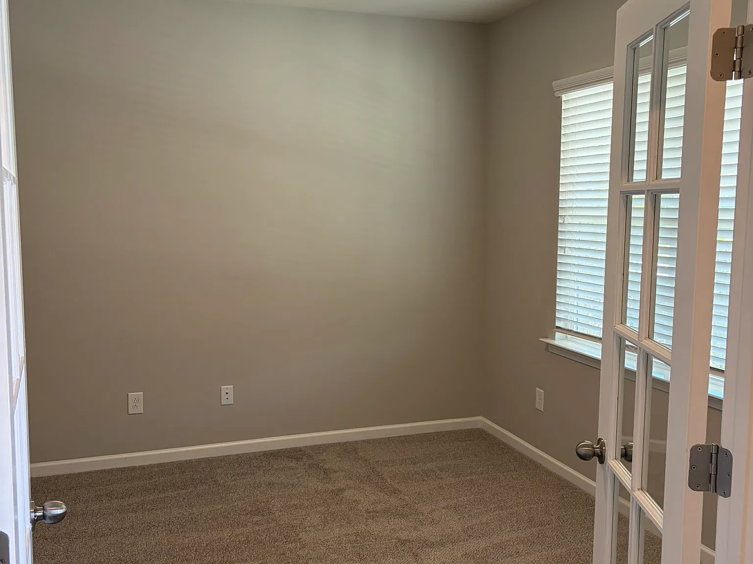 5 bed, 2908 sqft, $2,850 — Photo 4