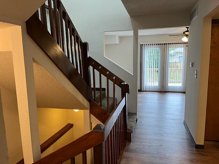447 Foxfire Dr — Photo 4