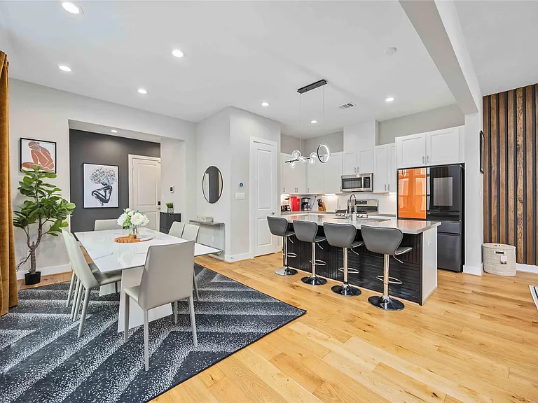 5821 Kansas St — Photo 12