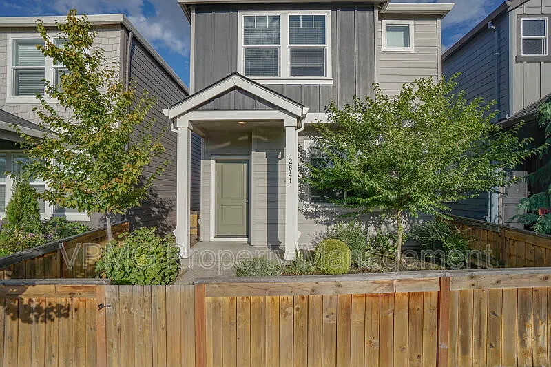 3 bed, 2.5 bath, 1369 sqft, $2,750 — Photo 3