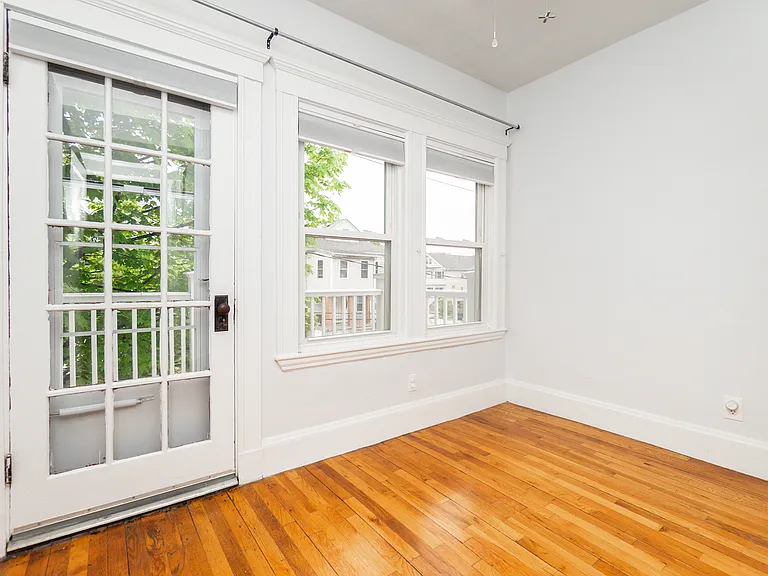 6 Putnam St #6 — Photo 7