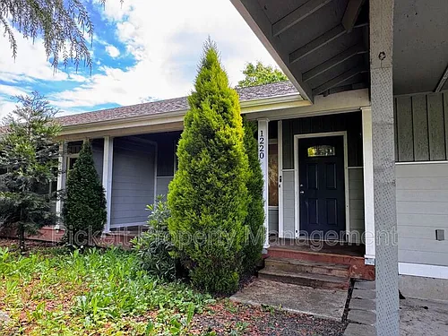 1220 Audrey Ave W Photo 1