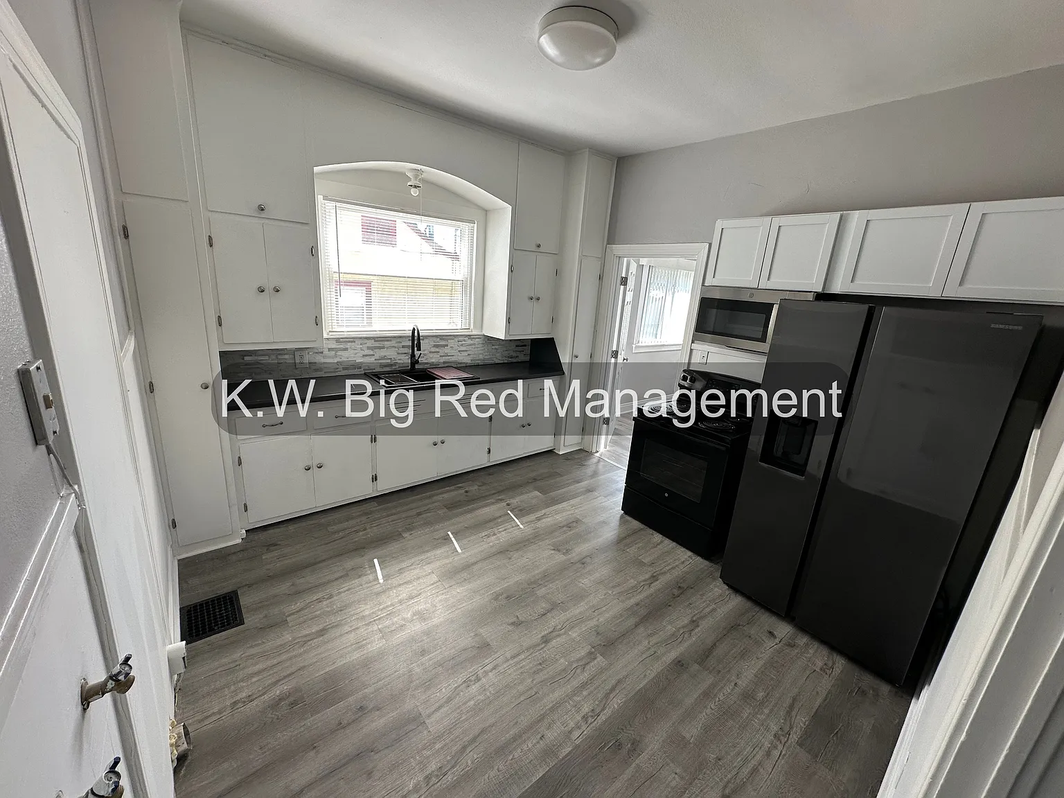3 bed, 950 sqft, $1,250 — Photo 3