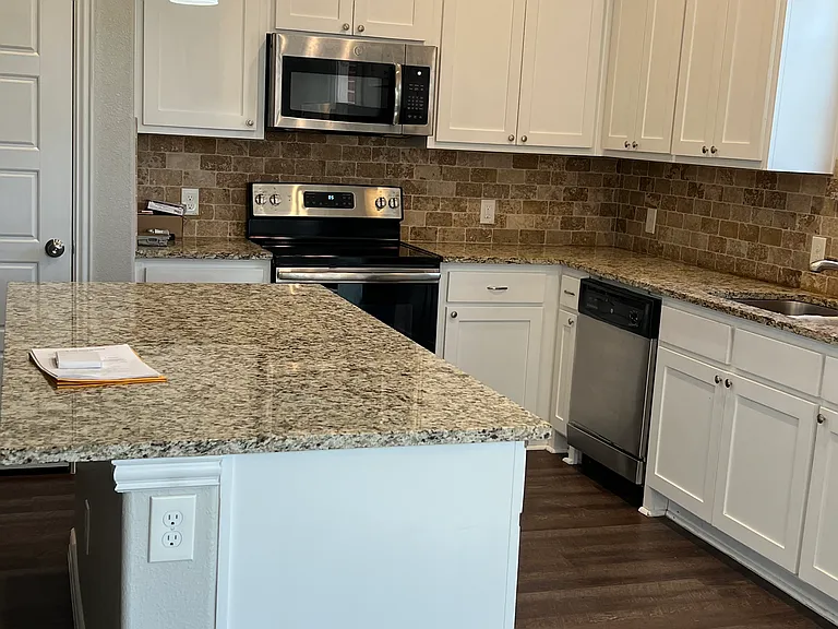 4904 Villas Dr #4904 — Photo 1