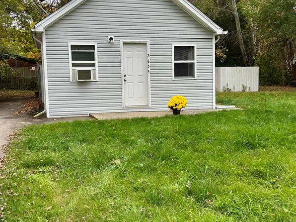 2853 Peerless Ave, Waterford, MI 48328