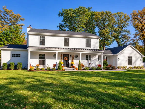 707 Brierhill Rd, Deerfield, IL 60015