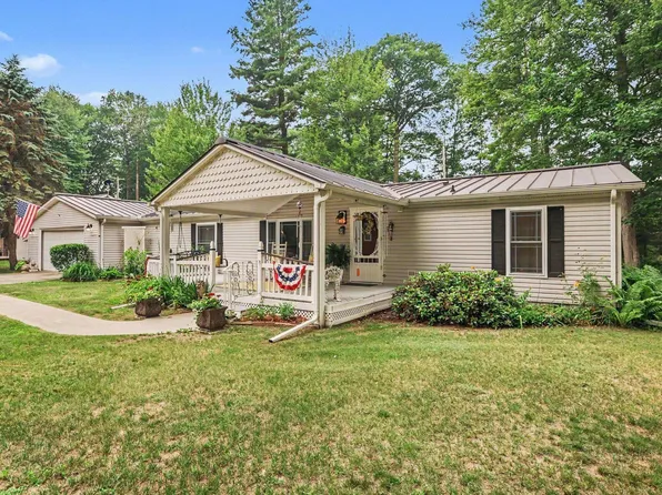2423 West Dr, Tawas City, MI 48763