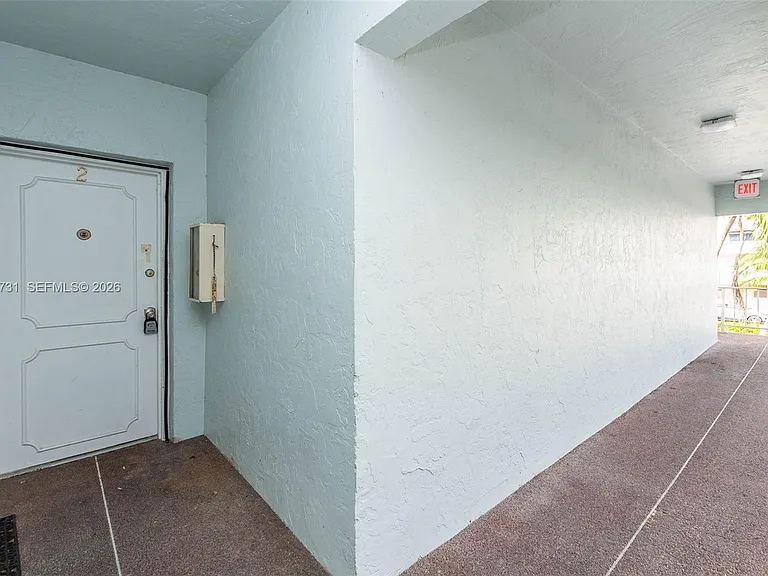 3862 NE 171st St #B — Photo 5