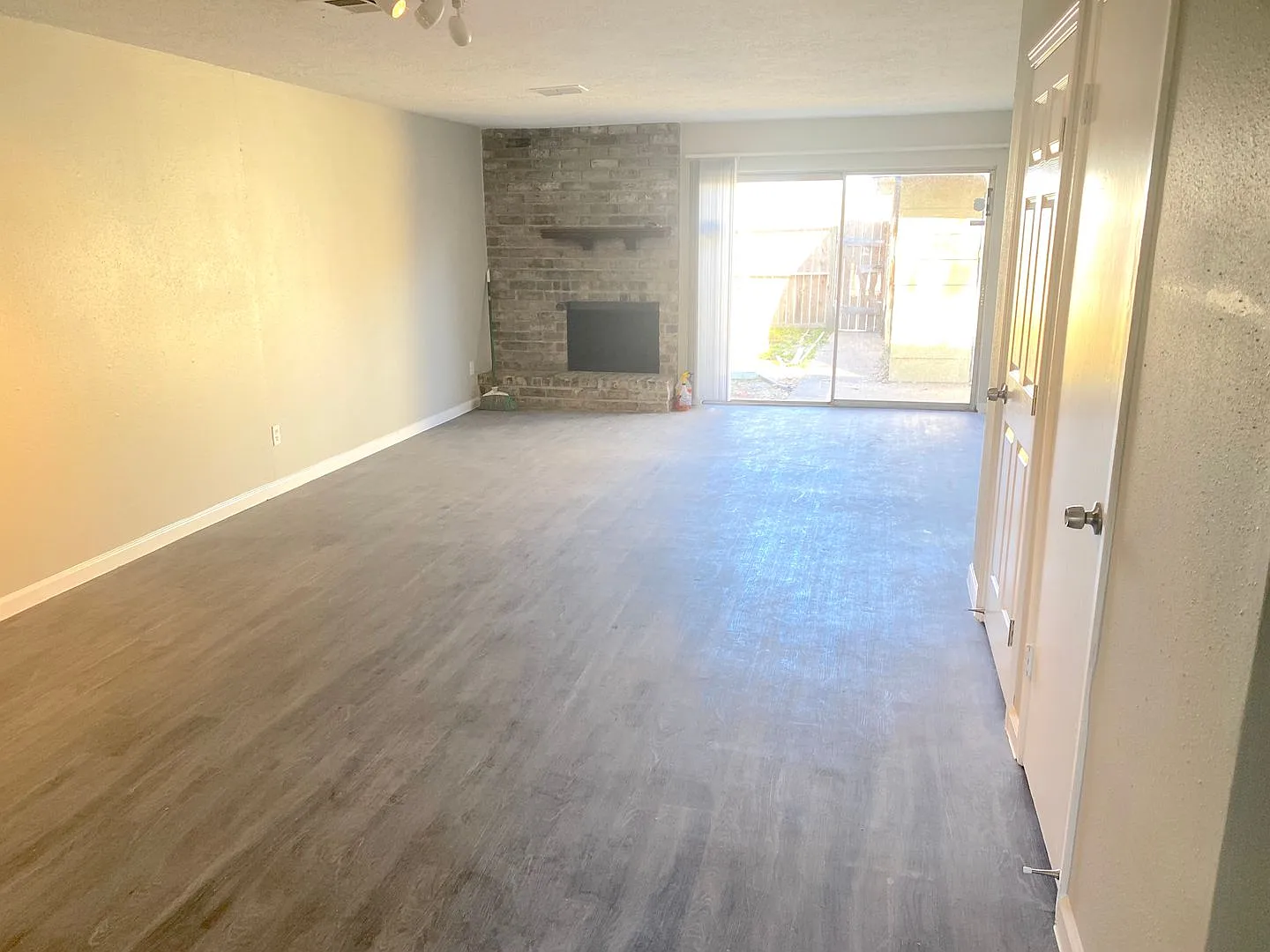 Ready to Move? — Photo 3