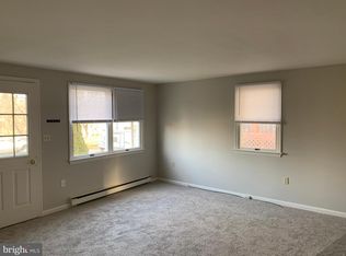8 E Main St #A, Reinholds, PA 17569